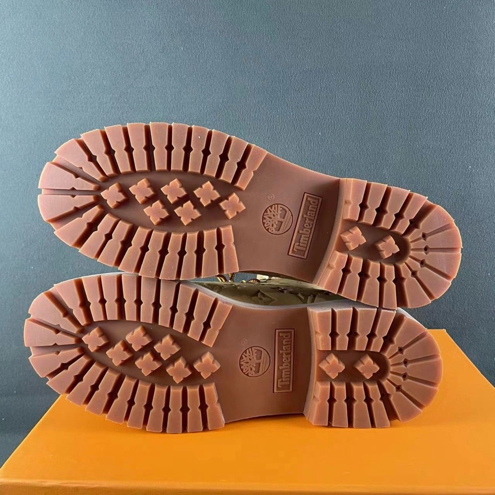 Louis Vuitton Men's Boots - Tan